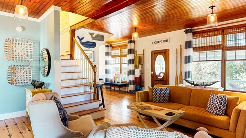 Historic Maine Cottage with Wrap-Around Porch & Ocean Views