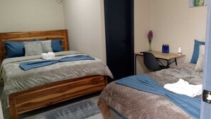 Comfort Triple Room | Desk, laptop workspace, free WiFi