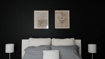 3 bedrooms, desk, travel cot, WiFi