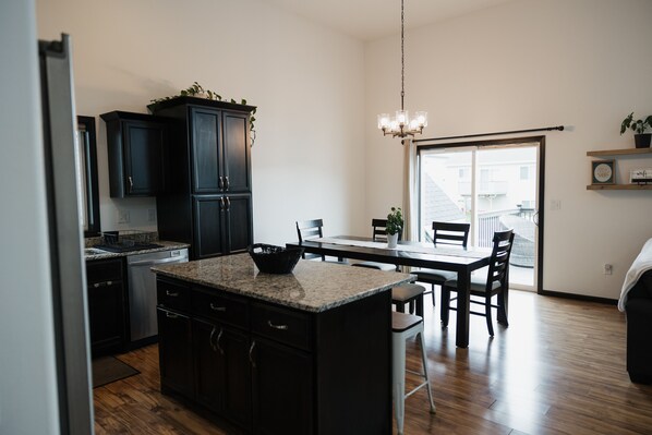 المنشأة من الداخل