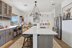 Cooktop, cafeteira/chaleira, chaleira elétrica, liquidificador