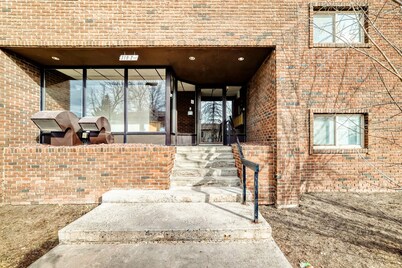 2 Bedroom Furnished Apartment. Downtown Strathmore.