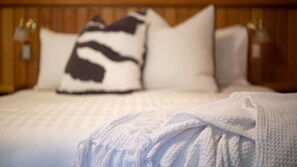 Room - Tasmanian Retreat in Heritage Garden of Scottsdale w/Restaurant onsite (Unit4) (Scottsdale)