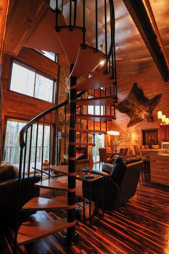 Luxury Alaska Hideaway with Movie Theater, Sauna & Stunning Natural Views