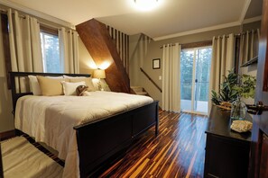 3 bedrooms, iron/ironing board, WiFi, bed sheets - Luxury Alaska Hideaway with Movie Theater, Sauna & Stunning Natural Views (Wasilla)