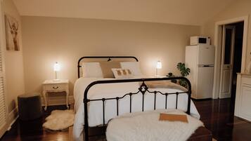 StrykjÀrn/strykbrÀda, wi-fi och sÀngklÀder