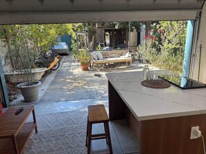 Interior - Charming 1-bedroom loft-like bungalow with AC and patios, very private (Los Angeles)