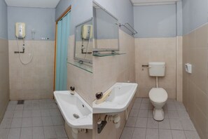 Shower, towels, soap, shampoo