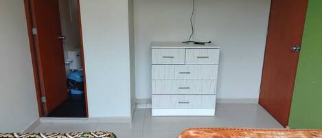 Escritorio y wifi gratis