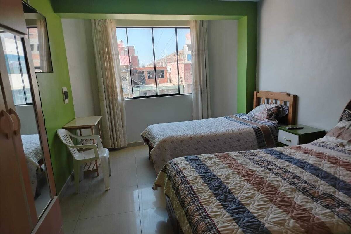 Habitación doble económica | Escritorio y wifi gratis
