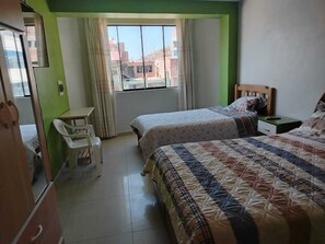 Habitación doble económica | Escritorio y wifi gratis