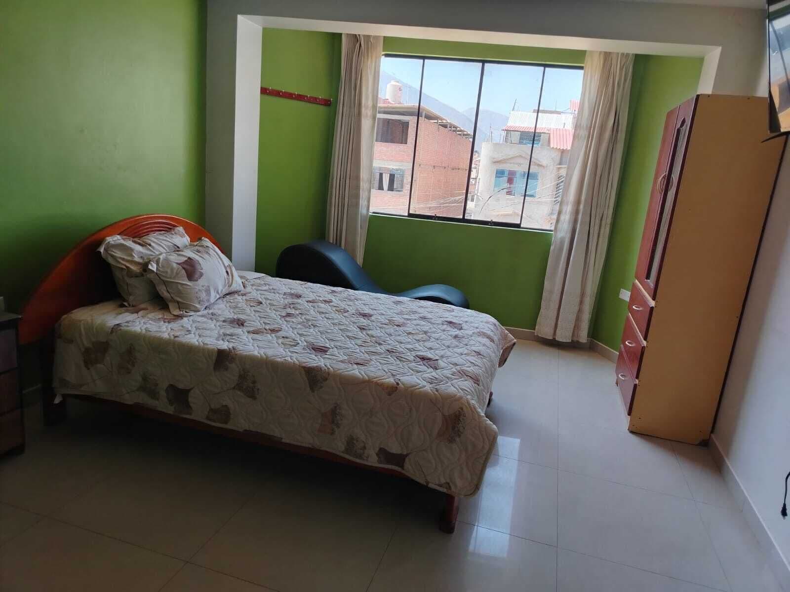 Habitación individual económica | Escritorio y wifi gratis 