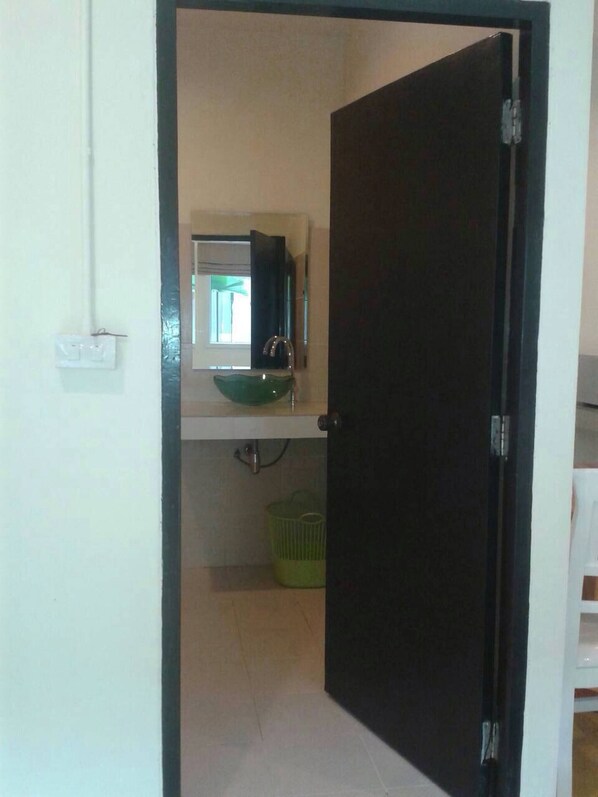 Room, 1 Bedroom, Smoking | Interior