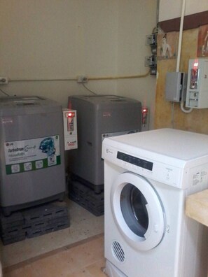 Room, 2 Bedrooms, Smoking | Interior