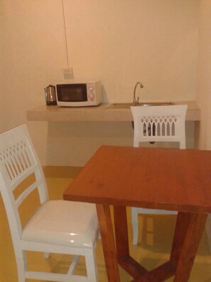 Chambre, 2 chambres, fumeur | Restauration