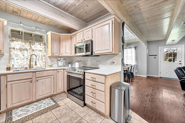 Microwave, oven, stovetop, dishwasher