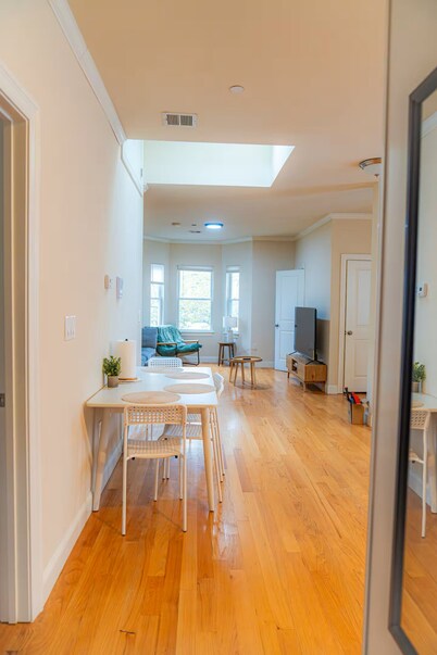 Spacious 4-bedroom house with 1 free parking spot in charming Cambridge/Boston