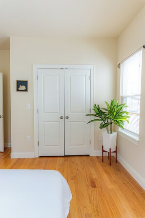 4 chambres, fer et planche à repasser, Wi-Fi, draps fournis