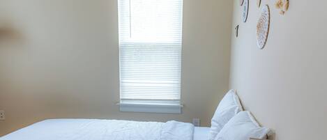 4 chambres, fer et planche à repasser, Wi-Fi, draps fournis