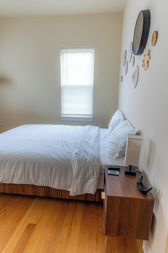 Spacious 4-bedroom house with 1 free parking spot in charming Cambridge/Boston