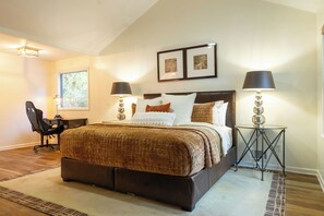 3 habitaciones, escritorio, tabla de planchar con plancha y wifi gratis 