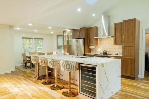 Luxury 3BR retreat min. from Trilith Studios, QTS & Soccer Training Facility.