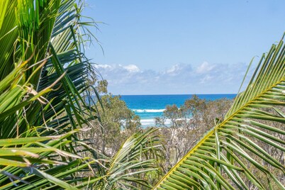 31 at Home – Beachfront Apartment with Ocean Views