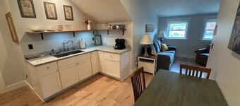 New Camas Apartment • Private Entry + EV Charging