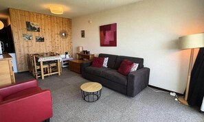 Living area - Apartment Near Teret Slopes & Ski School (Notre-Dame-de-Bellecombe)