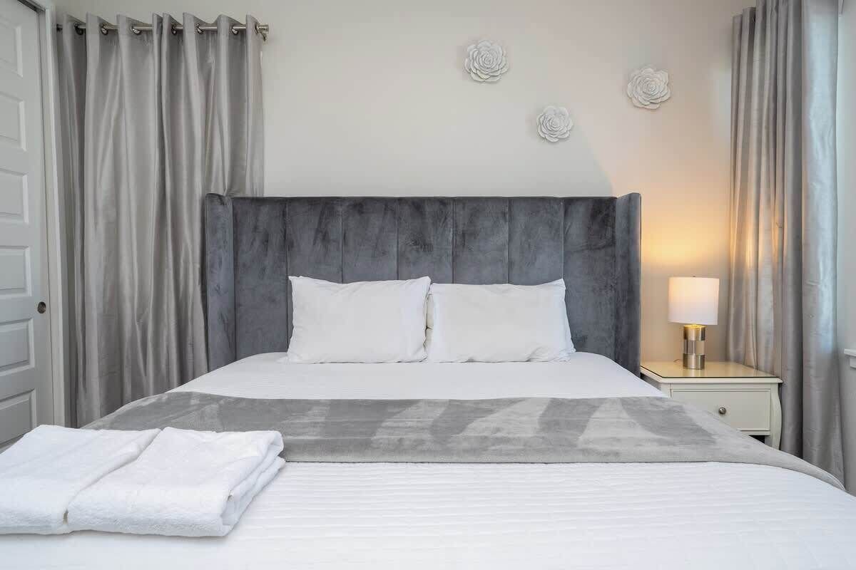 8 bedrooms, iron/ironing board, WiFi, bed sheets