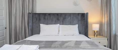 8 chambres, fer et planche Ă repasser, Wi-Fi, draps fournis