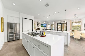 Fridge, microwave, oven, stovetop - Back Stage Villa7BR/Gameroom (Indio)