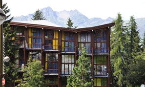 Exterior - Holiday Home in Charmettoger Near Ski Lift (Bourg-Saint-Maurice)