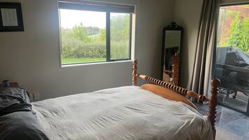 4 bedrooms, WiFi, bed sheets