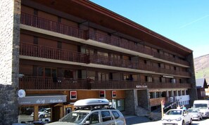 Exterior - Apartment in Valloire Near Ski Gondola (Valloire)