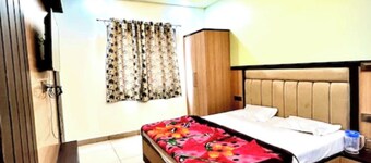 Hotel Saraswati dhaam Near Prem Mandir