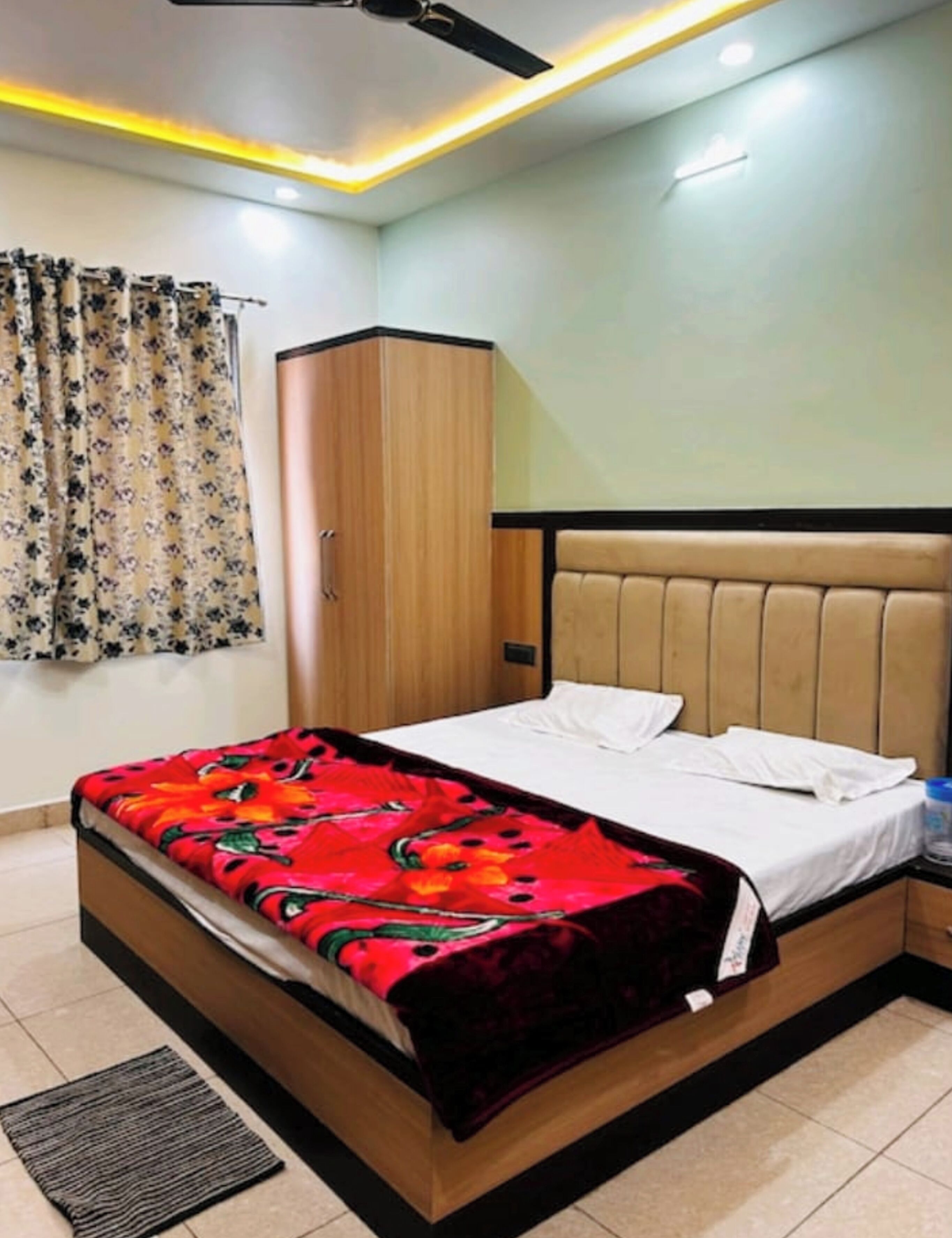 Deluxe Double Room, Air conditioning | Hypo-allergenic bedding, desk, soundproofing, free WiFi