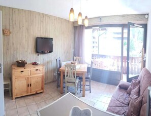 Living room - Apartment in Vars Risoul Near Ski Slopes (Vars)