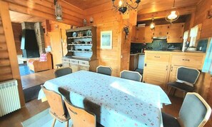 Dining - Chalet Springbock No. 8 (La Plagne-Tarentaise)