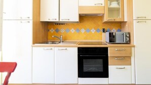 Coffee/tea maker, fridge, microwave, oven - Apartment in Antibes Near Provencal Market (Antibes)