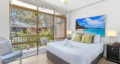 Budget Beachside Ground Floor Resort pool spa @201