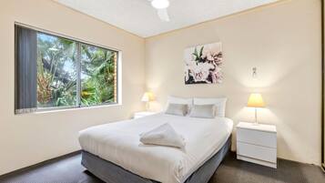 2 bedrooms, iron/ironing board, WiFi, bed sheets