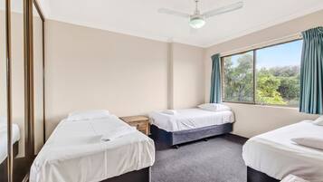 2 bedrooms, iron/ironing board, Internet, bed sheets