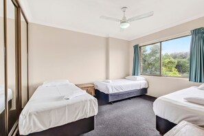 2 bedrooms, iron/ironing board, Internet, bed sheets