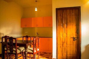 Family Room - Essar Cottage (Ootacamund)