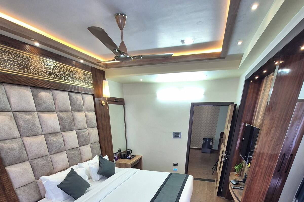 Superior Room | Desk, laptop workspace, free WiFi