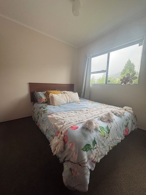 3 dormitorios, tabla de planchar con plancha, wifi gratis y ropa de cama