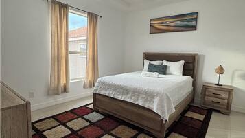 3 chambres, fer et planche Ă repasser, Wi-Fi, draps fournis