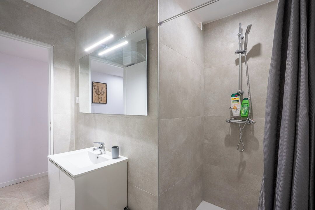 Dutxa, tovalloles, sabó i paper higiènic 