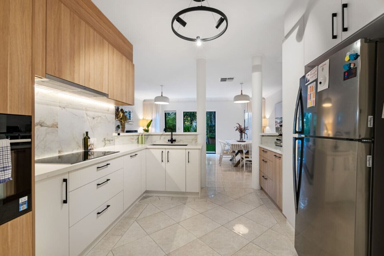 Geladeira, micro-ondas, fogão, cooktop